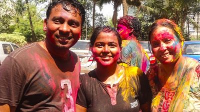 Индия встречает весну красками Холи