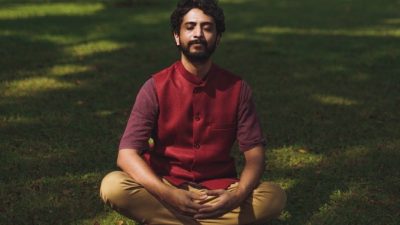 В Индии для чиновников организовали занятия йогой