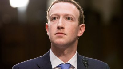 78000 аккаунтов удалил «Фейсбук» в своих приложениях из-за контента о QAnon