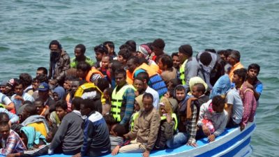 У берегов Ливии затонуло судно с мигрантами