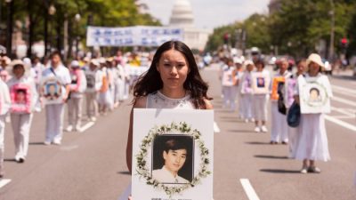 Для медитирующих китайцев апрель был тяжёлым