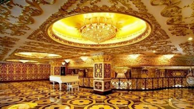 Государственная компания в Китае оформила офис в стиле Версаля. Фото: STR/AFP/Getty Images