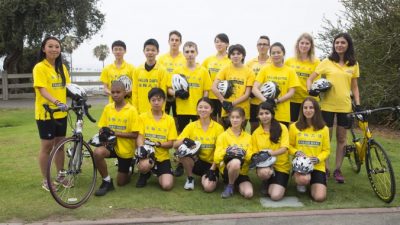 «Велопробег за свободу»: детей жертв репрессий в Китае спасают чистые юные сердца с другого континента