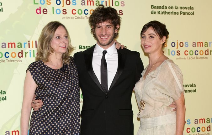 «Желтоглазые крокодилы». Режиссёр фильма Сессиль Телерман и актёры Ким Гутьеррес и Эммануэль Беар на премьере фильма «Желтоглазые крокодилы» в Мадриде, Испания. Фото: Carlos Alvarez/Getty Images | Epoch Times Россия