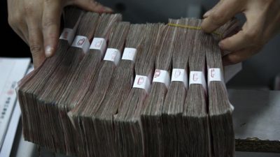 Мелкий деревенский чиновник в Китае набрал взяток на десятки миллионов