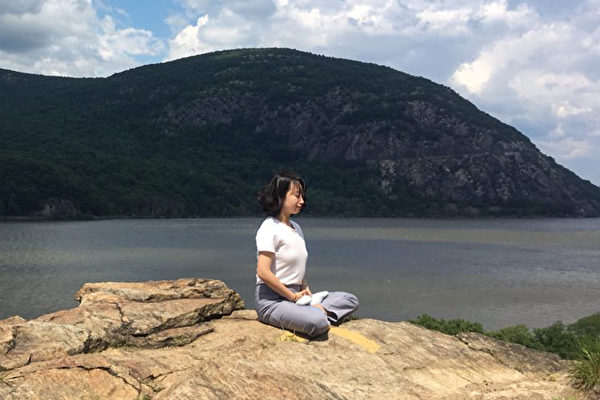 Медитация улучшает работу мозга, уменьшает беспокойство и стресс, а также укрепляет иммунную систему. The Epoch Times | Epoch Times Россия