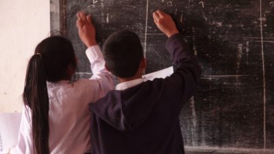 Родители не одобрили влюблённость сына-подростка, потому что он слишком молод. Но через 10 лет чувства парня не изменились