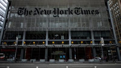 Здание New York Times в Нью-Йорке 30 июня 2020 года. JOHANNES EISELE/AFP via Getty Images