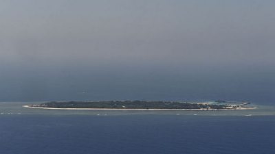 Один из спорных островов в Южно-Китайском море. Фото: SAM YEH/AFP/Getty Images