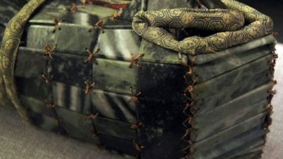 В древнем Китае правителей хоронили в нефритовых костюмах