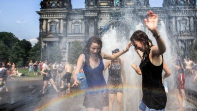 Лето в России будет жарким до июля