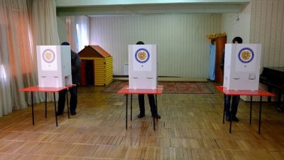 На избирательном участке Армении конфликт между представителями партий закончился стрельбой