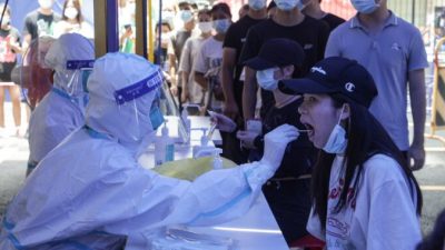 Крупные города в китайской провинции Гуандун вновь пострадали от COVID-19, несмотря на драконовские меры изоляции