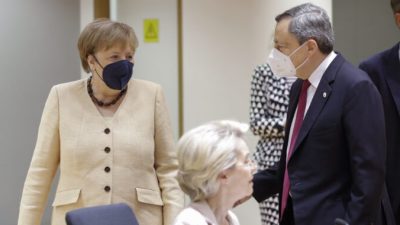 ЕС одобрил крупный план для оказания финансовой помощи беженцам в Турции