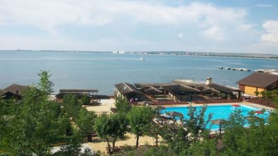 С 1 августа власти Краснодарского края закроют курорты для непривитых граждан