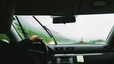 Жара, ливень и град одновременно обрушились на Брянск, вызвав потоп (Видео)