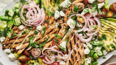 Яркий, насыщенный вкус и хрустящие ингредиенты гарантируют, что вам это понравится. (Джо Лингеман / TNS)