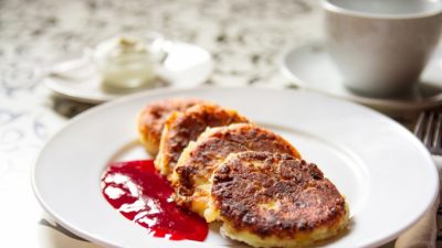 Сырники с вареньем. vika-imperia550 /pixabay.com/ru