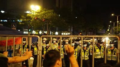 Тысячи жителей китайского Фошаня протестуют против изоляции