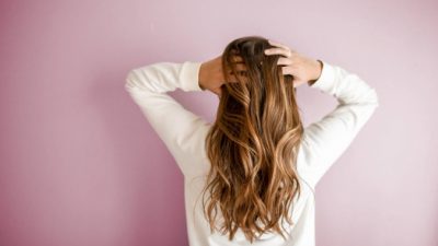 Красивые волосы — это важная часть нашего образа. pexels.com