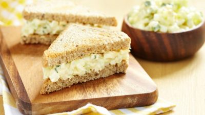 В жизни, как в салате из яиц, мелочи складываются. (Елена Шашкина / shutterstock)