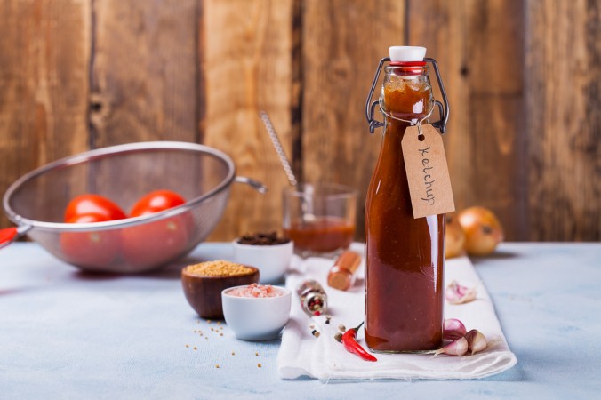 Как приготовить кетчуп, похожий на Heinz Мы можем приготовить его сами и получить продукт, который очень (очень!) Близок к кетчупу Heinz. (Дарья Савельева / Shutterstock)