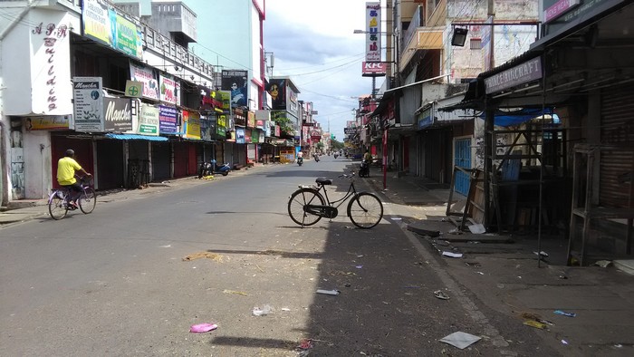 Пустая улица в Индии