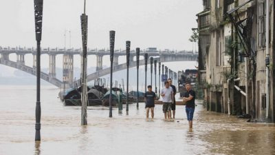 Во время празднования своего 100-летия КПК запретила СМИ сообщать о наводнениях