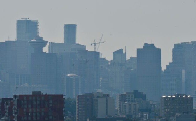 Жителей канадской деревни эвакуировали из-за природного пожара Вид на город Ванкувер, Британская Колумбия, Канада, 28 июня 2021 г. Jennifer Gauthier / Reuters | Epoch Times Россия