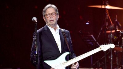 Эрик Клэптон отказался выступать из-за требований вакцинации зрителей