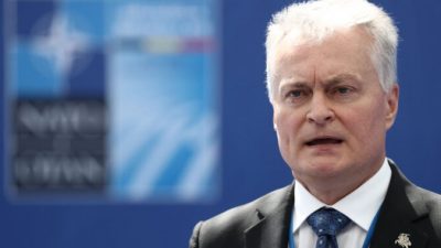 Президент Литвы Гитанас Науседа прибыл на саммит НАТО в штаб-квартире НАТО в Брюсселе 14 июня 2021 года. Kenzo Tribouillard / Pool / AFP через Getty Images