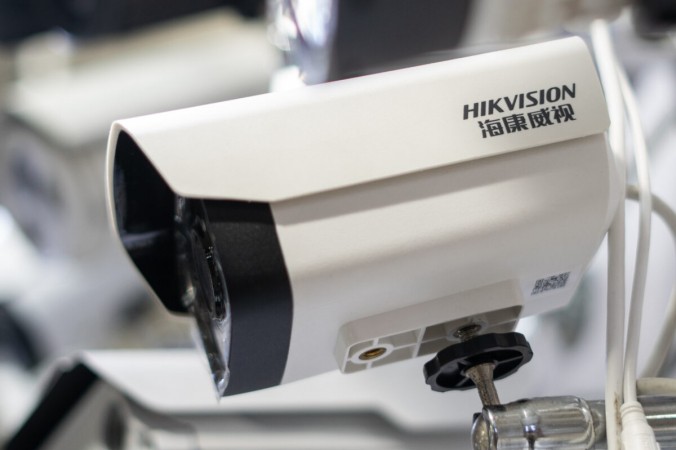 Камера Hikvision выставлена для продажи в электронном торговом центре для продажи в Пекине, Китай, 24 мая 2019 г. (Фред Дюфур / AFP через Getty Images)