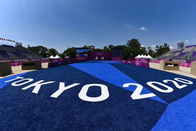 Вид на поле для стрельбы из лука в парке Юменосима — месте проведения соревнований по стрельбе из лука, в Токио 22 июля 2021 года в преддверии Олимпийских игр 2020 года в Токио. ADEK BERRY/AFP via Getty Images | Epoch Times Россия