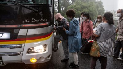 В Японии около 75 тыс. жителей готовятся к эвакуации