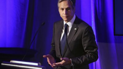 Лидеры США и Европы предупреждают, что Китай устанавливает стандарты в области искусственного интеллекта