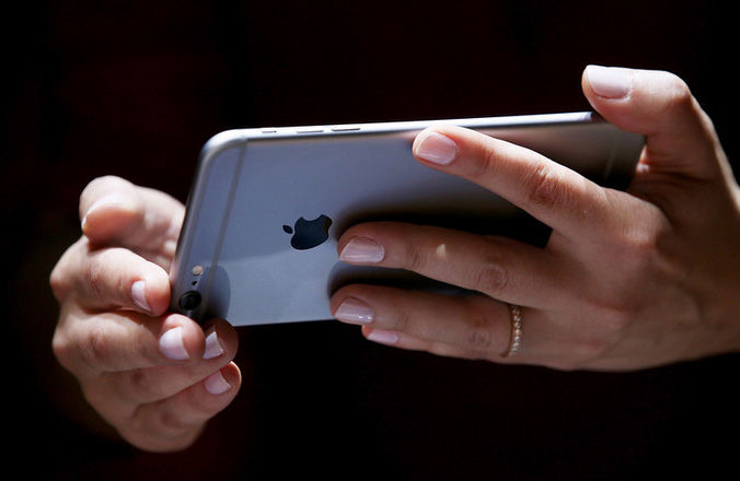 Наводнение в Китае угрожает поставкам смартфонов iPhone Фото: Justin Sullivan/Getty Images