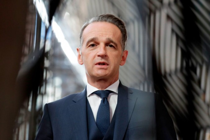 Министр иностранных дел Германии Хайко Маас выступает перед прессой во время заседания Совета министров иностранных дел в Брюсселе 21 сентября 2020 г. (Olivier Hoslet / Pool / AFP via Getty Images) | Epoch Times Россия