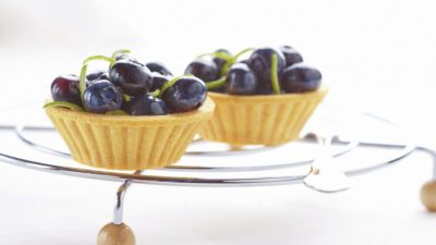 Тарталетки со свежей черникой (Салима Сенявская / Photos.com)