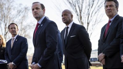 Более 20 генеральных прокуроров направили Байдену письмо, выступая против новых рекомендаций по защите трансгендеров