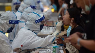 Пекин обвинил Россию в недавнем всплеске COVID-19 в Китае