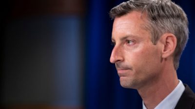 Официальные лица США осуждают Пекин за дипломатические репрессалии против Литвы за связи с Тайванем