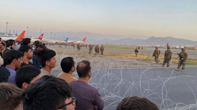 После стрельбы военных США в аэропорте Кабула погибли несколько человек