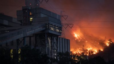 Лесной пожар в Турции перекинулся на тепловую электростанцию