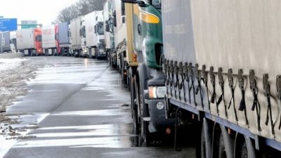 В Иркутской области отец с сыном грабили фуры на скорости 80 км/ч