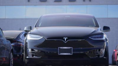 Сенаторы просят FTC проверить заявления Tesla об автономном вождении после серии аварий