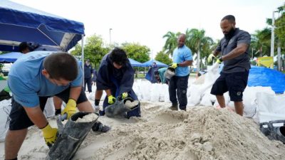Гаити готовится к «Грейс», Флорида к «Фреду»