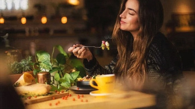 Привычки в еде, помогающие при хроническом стрессе