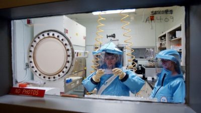 Китайские государственные СМИ обвиняют Соединённые Штаты в возникновении вируса