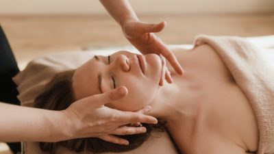 Массаж лица  — метод естественного омоложения