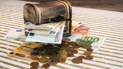 Глава Сбербанка предупредил о падении доходов россиян